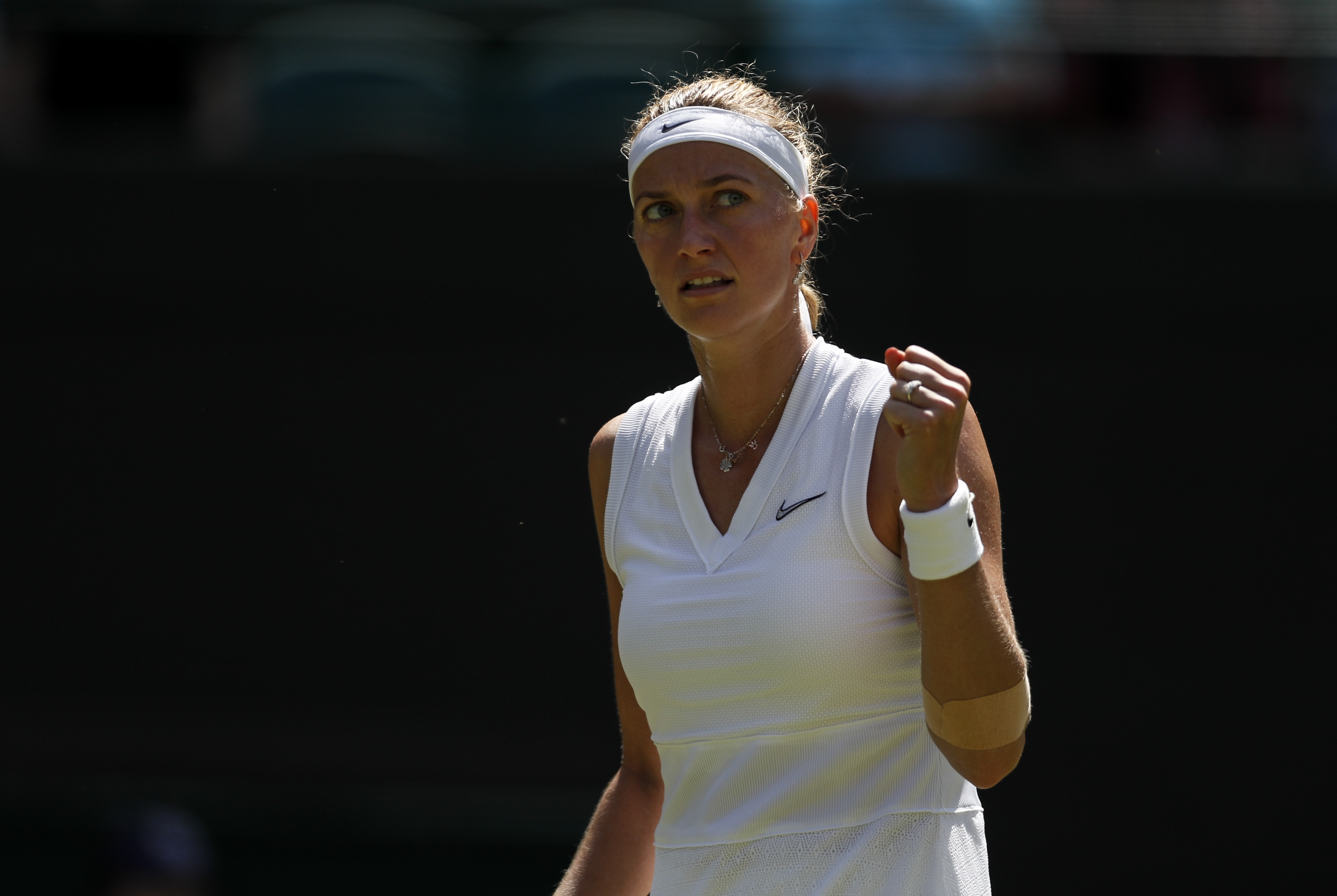 详细阅读:开云-包含科维托娃在曼联比赛中势不可挡,出色防守引发热议!的词条 开云-包含科维托娃在曼联比赛中势不可挡,出色防守引发热议!的词条